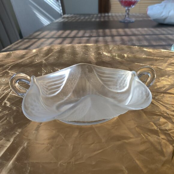 Soap Dish by Mikasa, Two Handled Clear Swans in frosted dish.Etched wing design. - Picture 1 of 4